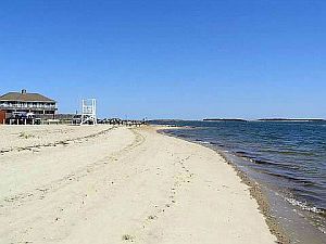 Cape Cod Holiday Rental - Walk to Beach